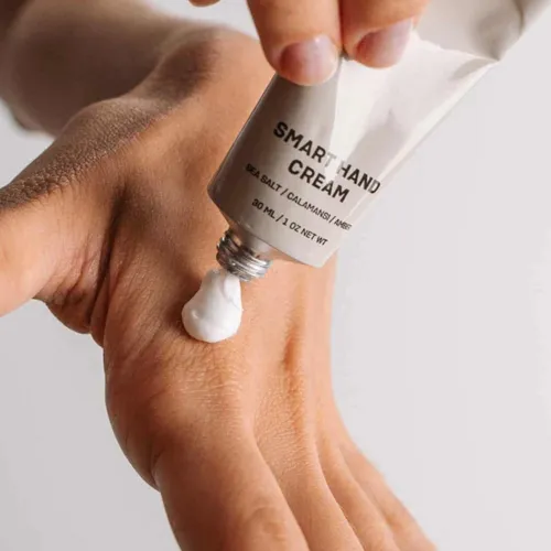 Питательный крем для рук с ароматом морской соли Sister's Aroma Sea Salt Smart Hand Cream, 30мл